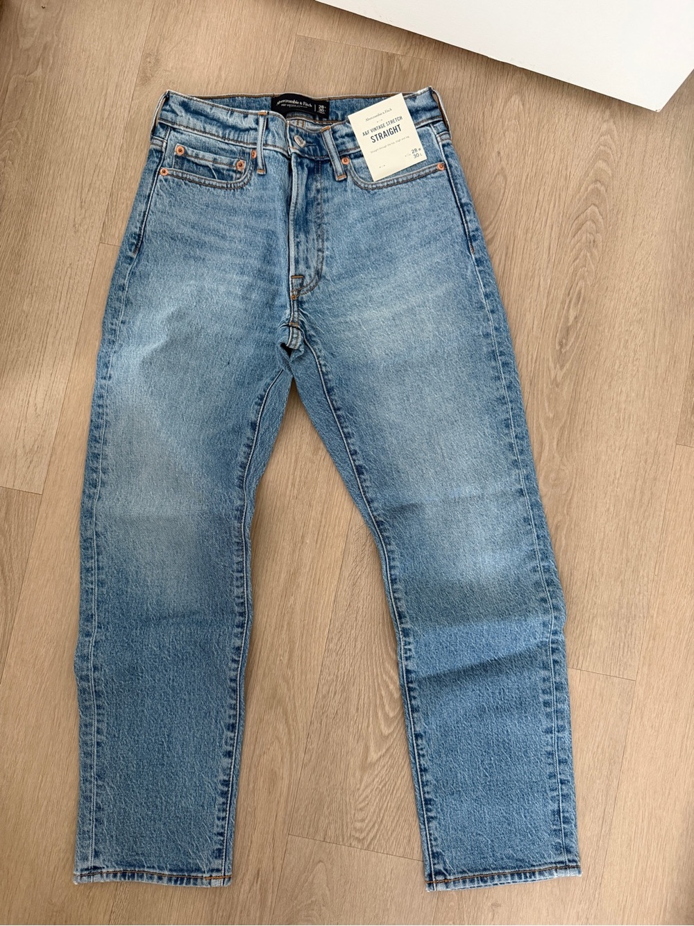 Abercrombie & Fitch Straight Men’s Jeans in Light Blue Wash